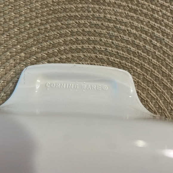 Corningware Shadow Iris 1.5 Liter Dish with lid - Picture 5 of 8